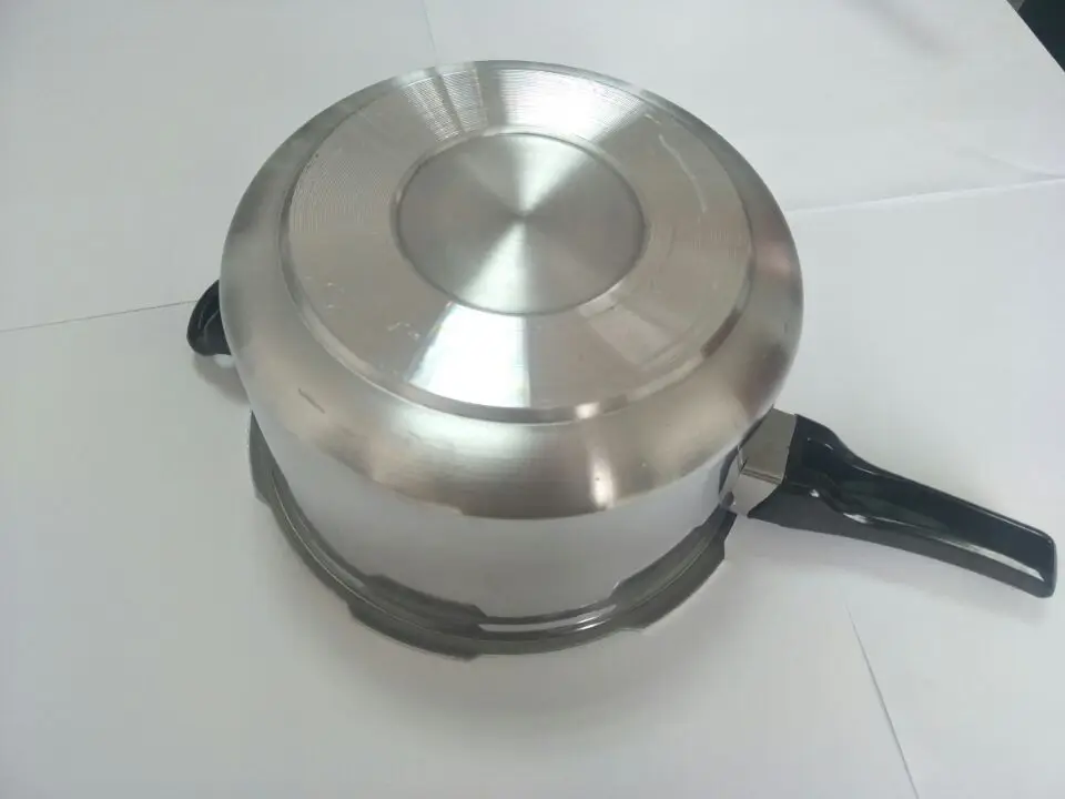 3L Multi-safety Home Mirror Polished Pressure Cooker  For Cooking 18CM