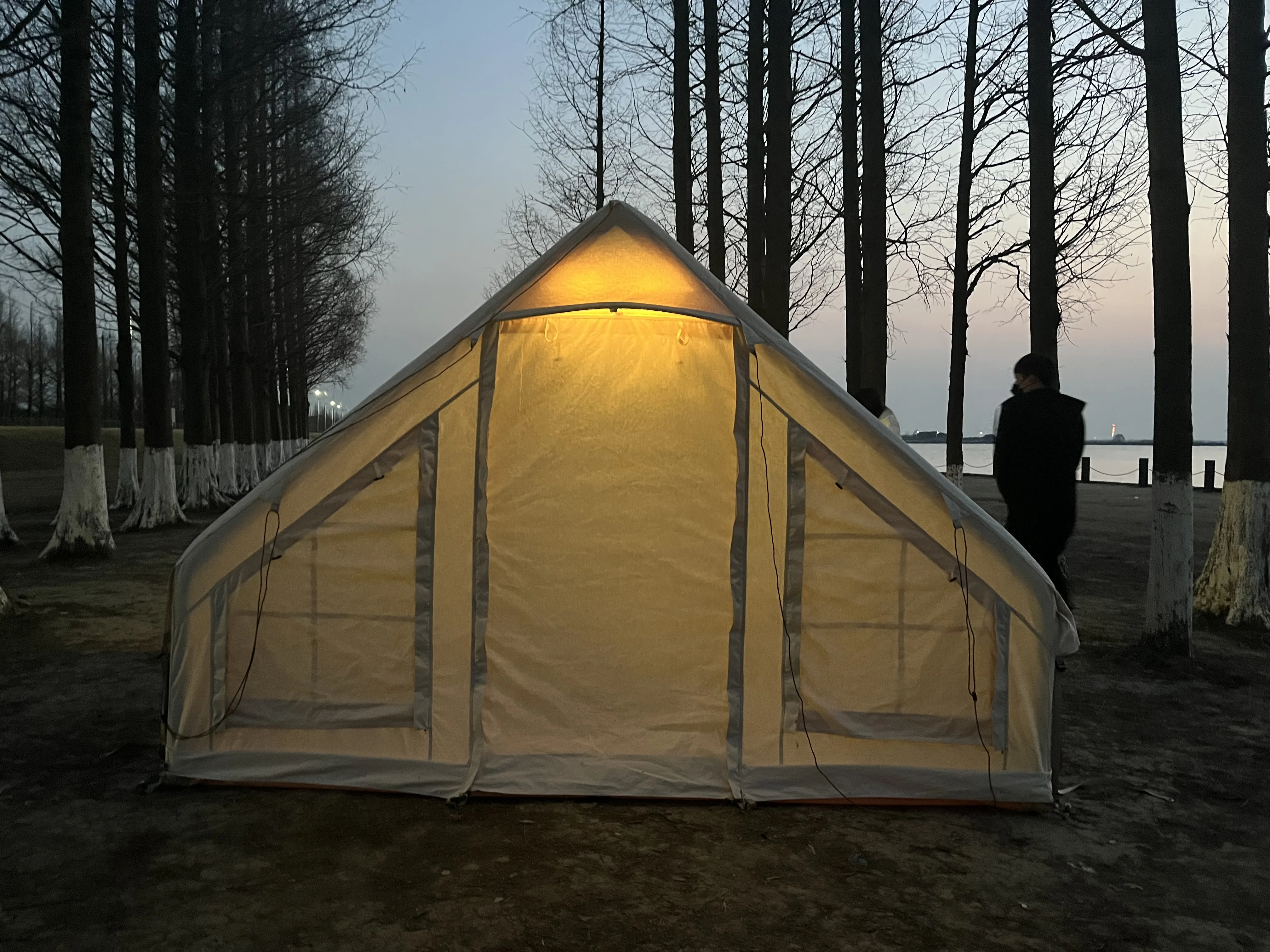 Outdoor Camping Luxury Waterproof Cotton Canvas Tpu Tube Winter Inflatable Glamping Spire Yurt Tent