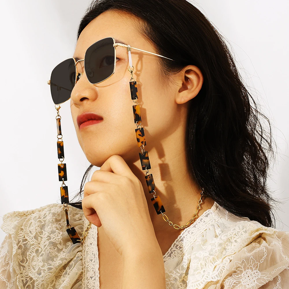 
New Trend Retro Eyeglass Holder Acrylic Frame Chain Eyewear Accessories Freshwater Pearls Sunglasses Strap Cord Glasses Chain 