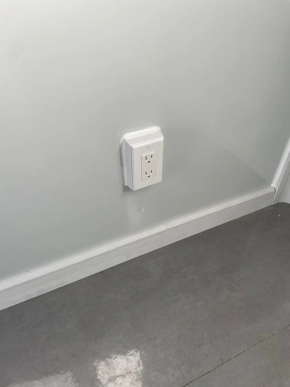 Customized Modified Office Shop Luxury Living 40FT Mobile Modular Sandwich Panel Waterproof Portable Container Houses