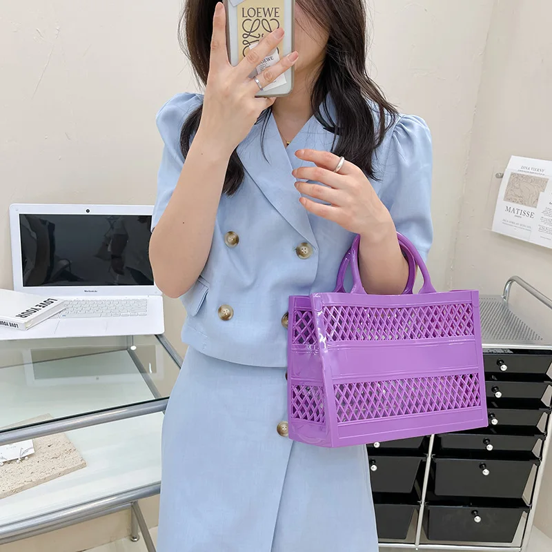 Summer new shopping basket Portable pvc bag Jelly bag Large capacity basket storage basket candy-colored hollowed out Tote bag