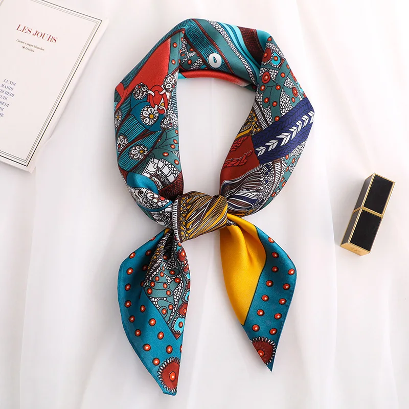 Wholesale Summer Women Retro Cashew Scarf Soft Floral Printed Square Custom Head Wrap Fashion New Leopard Satin Silk Scarf
