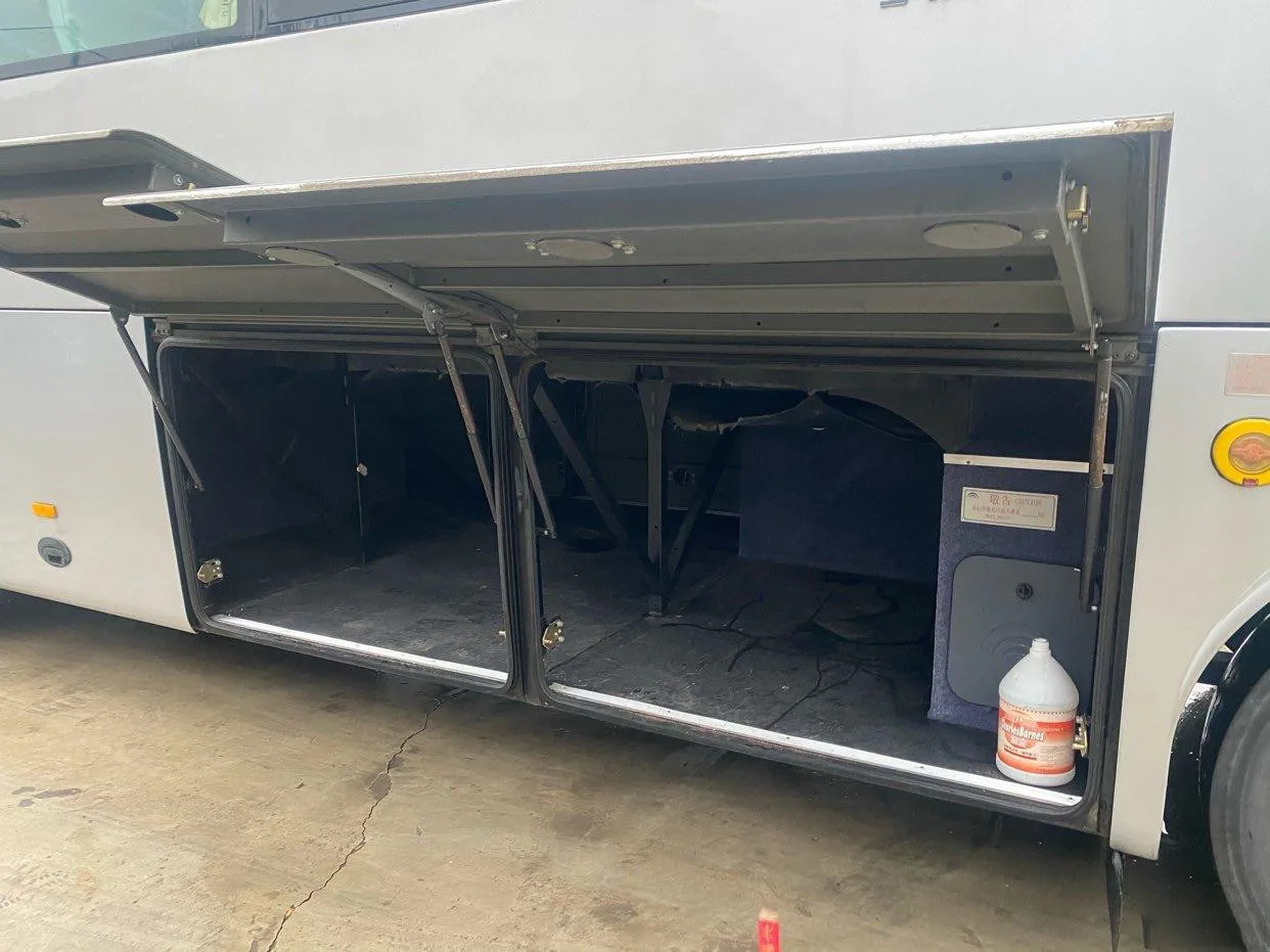 10m used yu - tong coach left hand drive 2014 tour passengers 44 seats manual type from chinese