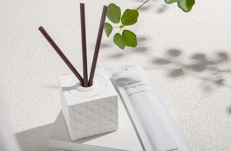 New Design Handmade Craft Gift Circular Concave Circular Gypsum Ceramic Aroma Diffuser Stone for Room Car Air Freshener