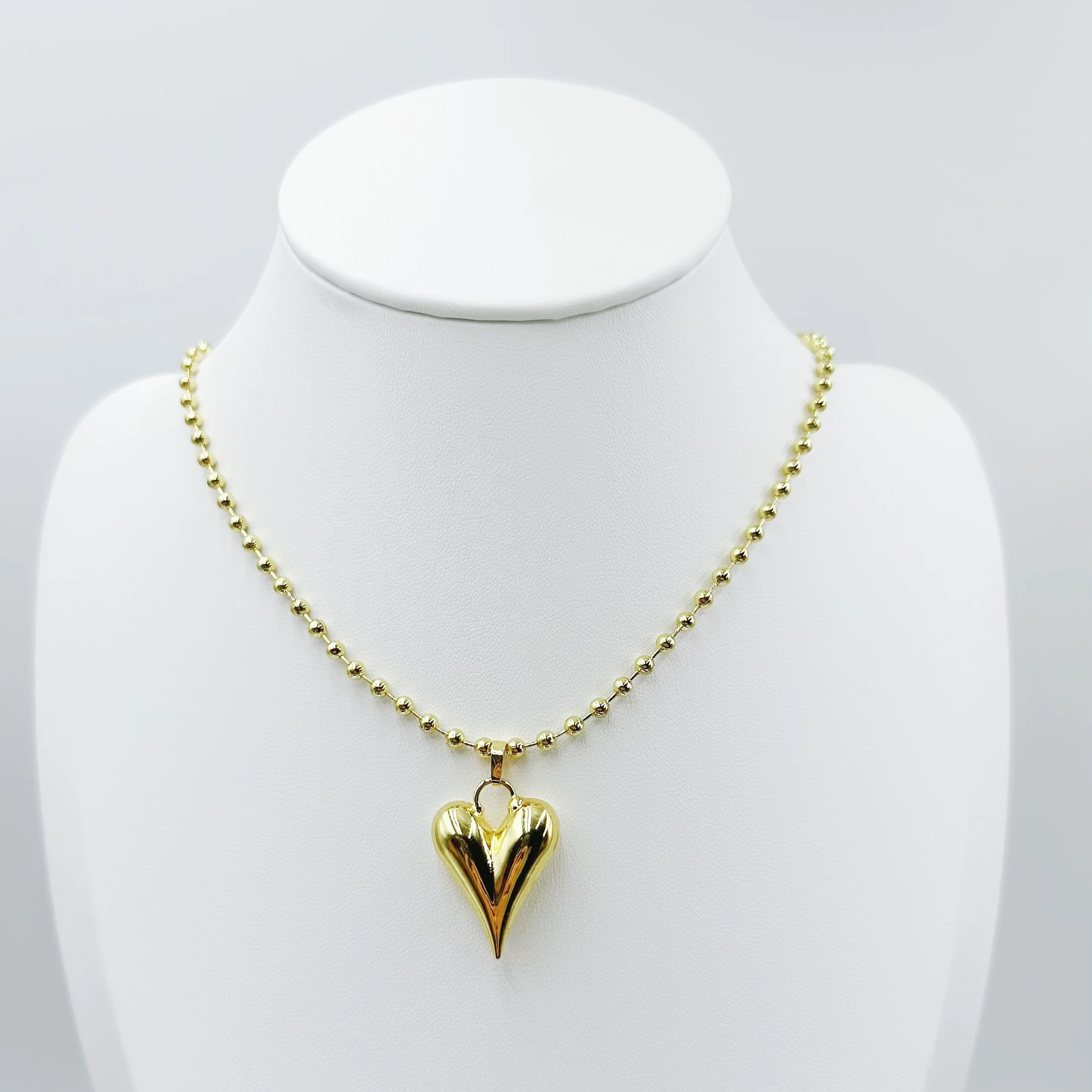 2023 ins popular 18k gold plated heart shape initial pendant necklace copper beads and link chain jewelry necklace for women