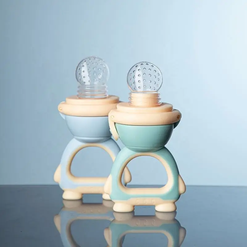 New Pushing Type Robot Shape Wholesale Bpa Free Silicone Baby Fresh Baby Vegetables Juice Food Feeder Fruit Pacifier