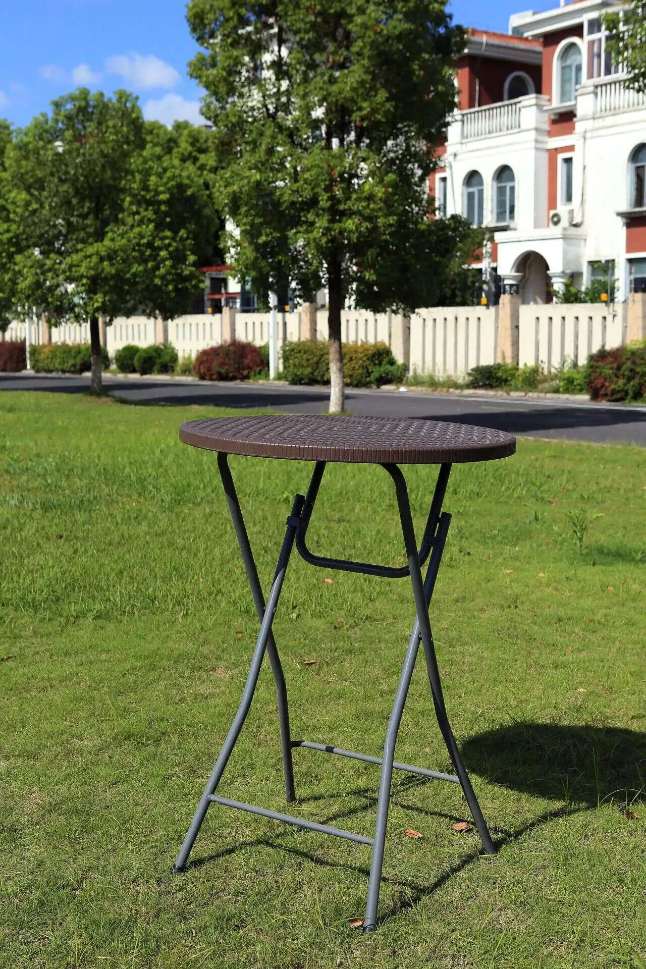 Round Plastic Table High Bar Folding Cocktail Table with Rattan Design for Garden Party or Balcony,wholesale cocktail tables