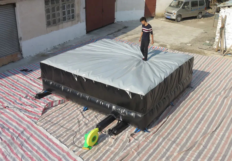 
Quality Assurance exciting outdoor sports games inflatable jump air bag stunt bike jump air bag for skiing 