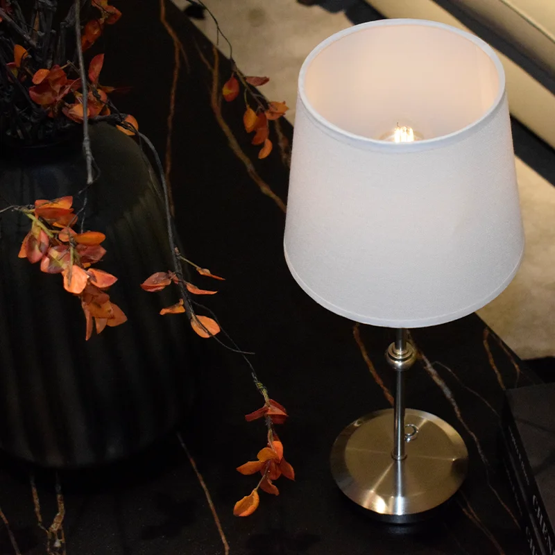 Modern Gold Brass Battery lampada da tavolo Rechargeable Restaurant led Cordless Fabric Shade E27 Light Led farmhouse Table Lamp