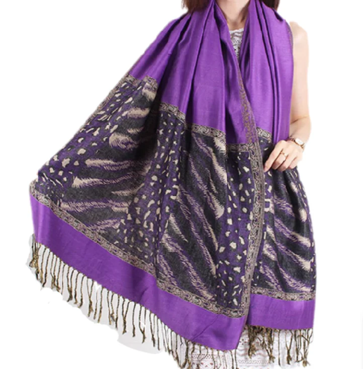 Creative Supplier Wholesale Concise Ethnic Style  Shawls Retro Jacquard Tassel Long Scarves With Leopard Prints