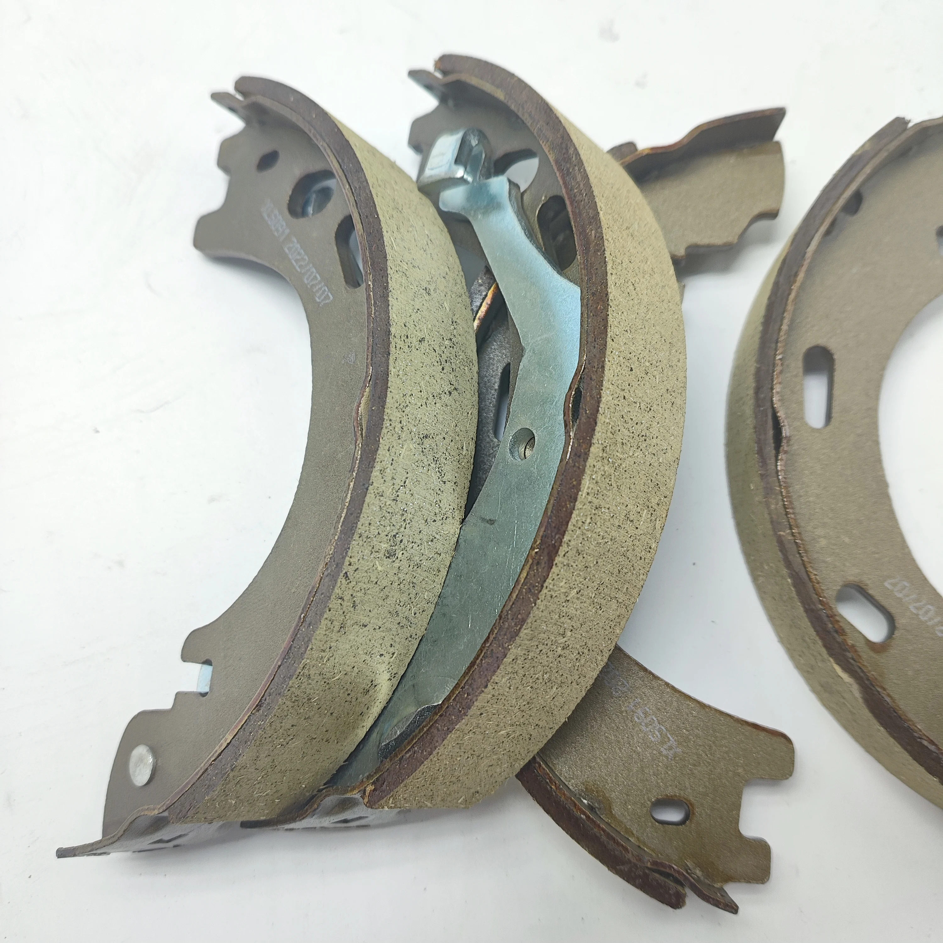 SAIC MAXUS T60 Rear Brake Shoe LDV T60 Hand Brake Pads C00089219 C00089218