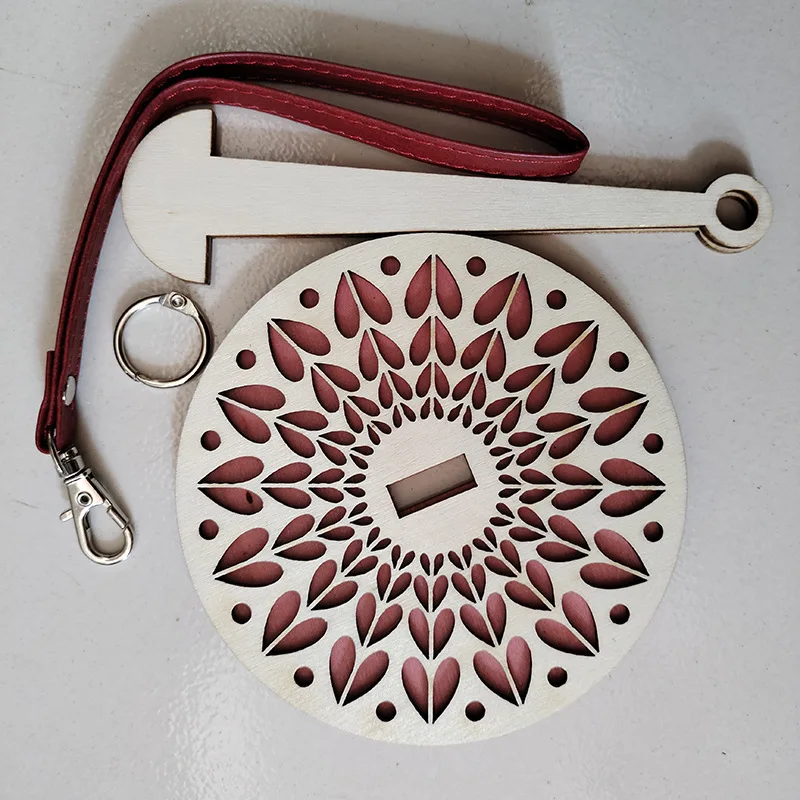 New Arrival Portable Handmade Wrist Gauze Rack Folk Art Style Stand Home Decor Wooden Crafts Ornaments Stand Type