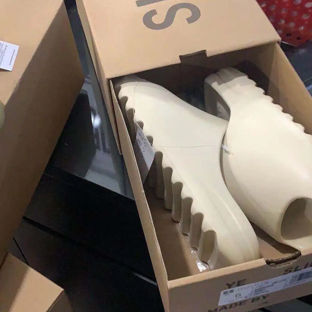  2021 Брендовые женские сандалии YEEZY шлепанцы Yeezy на плоской подошве с коробкой