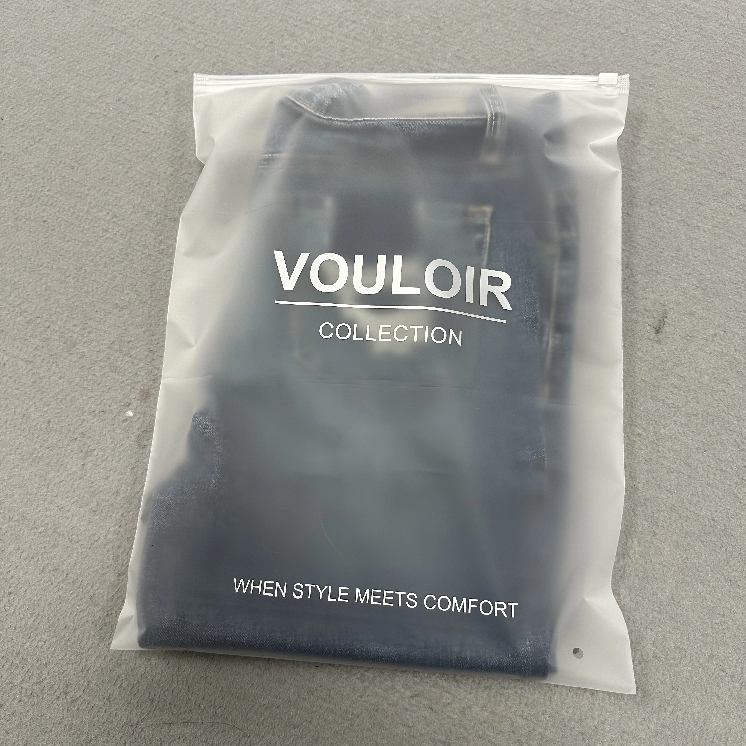 Clothes Packaging Custom Packaging Ldpe Plastik Cosmetic Clear Logo Frosted Zip Ziplock Plastic Bags For Clothing