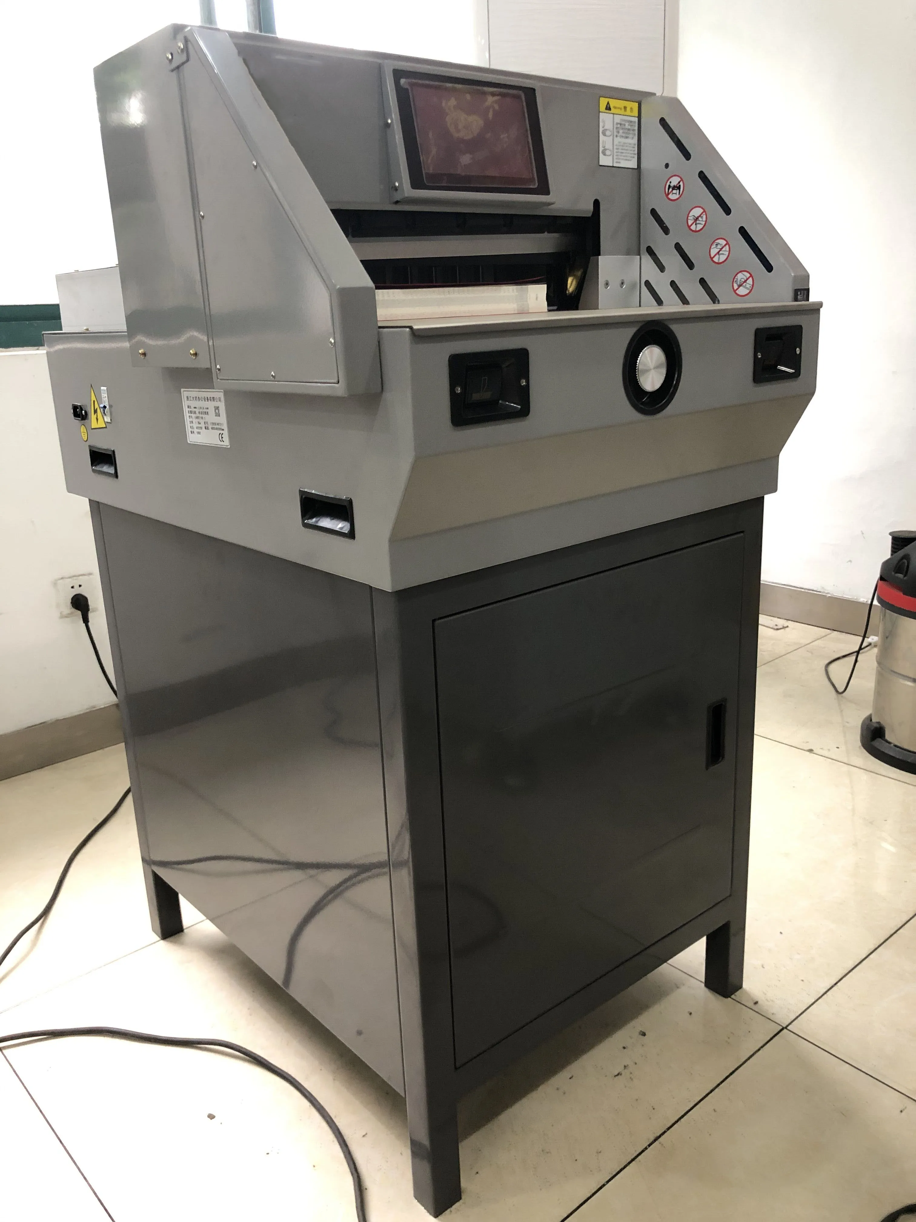 E490T Factory price electric table top guillotine paper cutter paper automatic cutter cutting machine