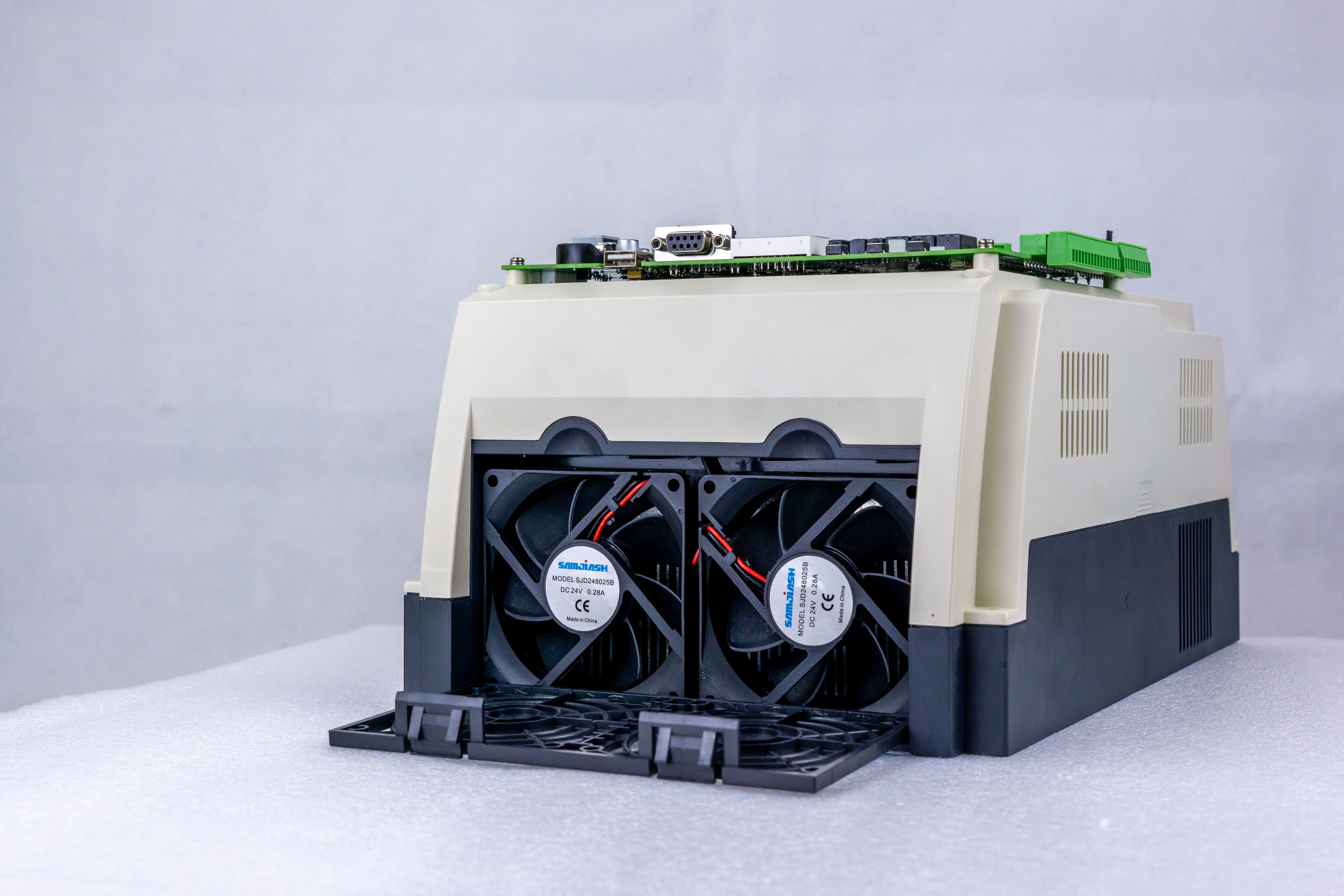 Closed loop Elevator controller Variable frequency drive 380V 3 phase to 380V three phase frequency inverters for lift