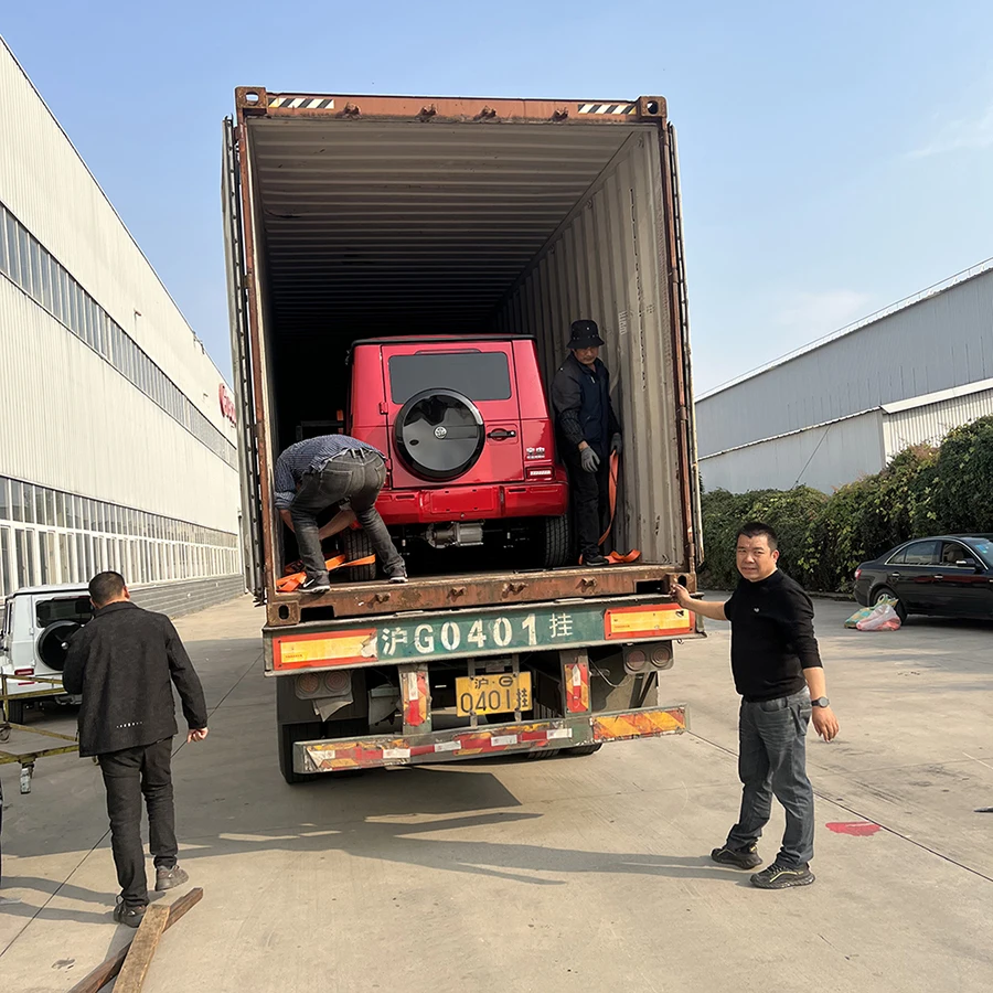 Hot sale China export right hand drive 4 wheels new energy vehicle pure electric cars for elderly with cheap price