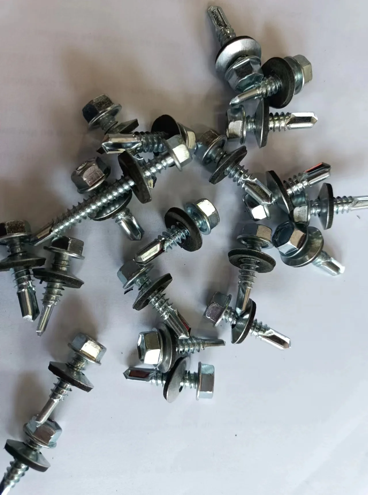hot sale  hex self drilling roofing screws with washer white zinc plated wood galvanized screws
