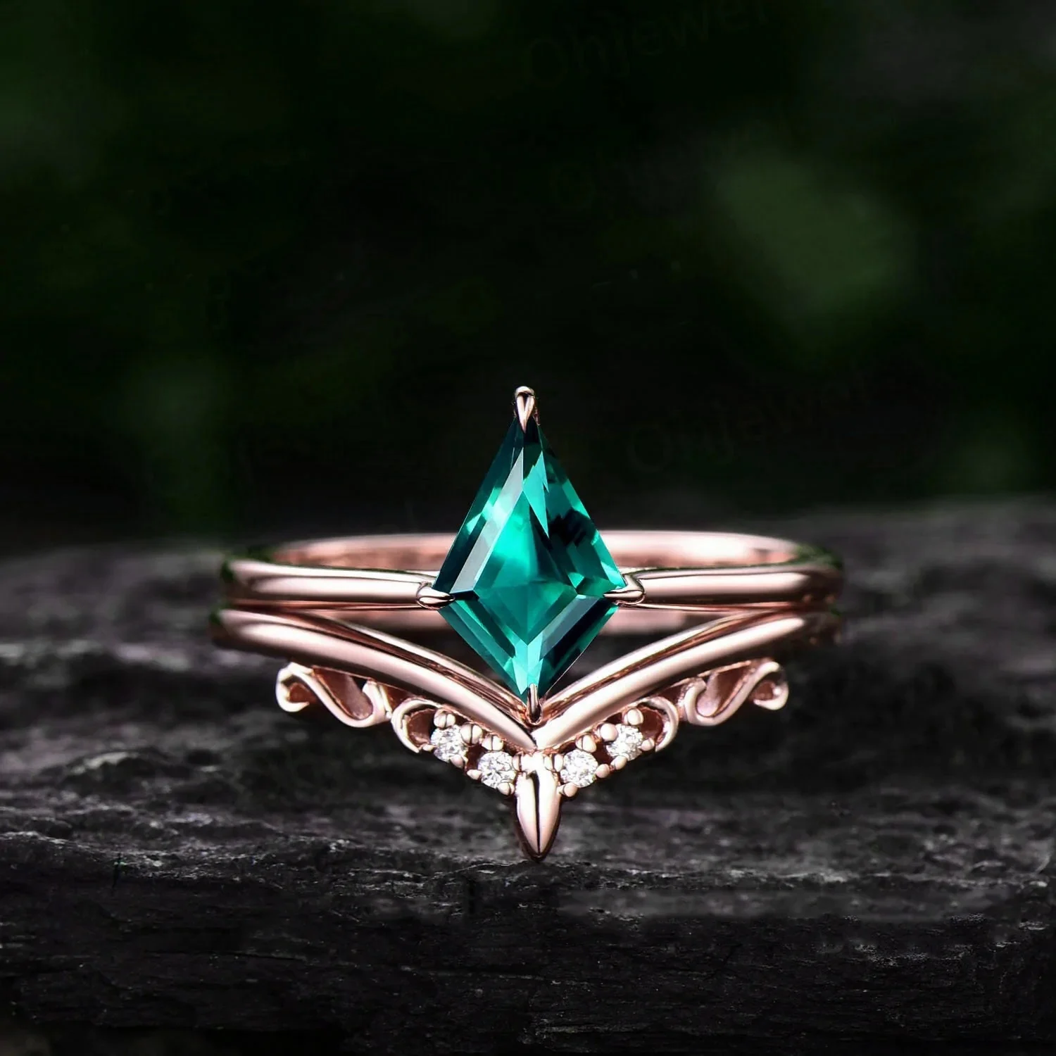 Vintage Green Emerald Engagement Ring Set 925 Sterling Silver Kite Cut Solitaire Ring Unique Wedding Ring Set