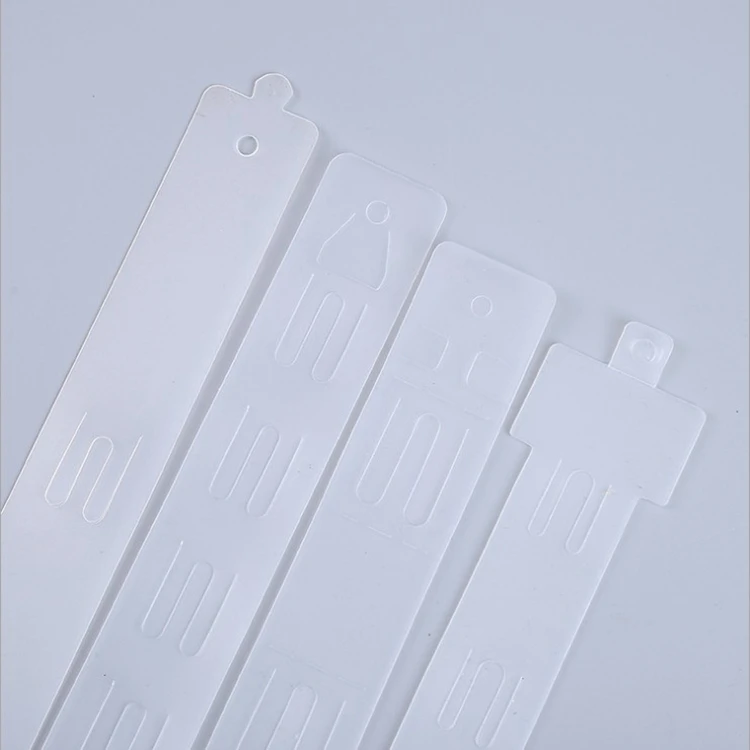 The manufacturer supplies color printing PVC card PP plastic hanging card color plastic tag PP clothing tags