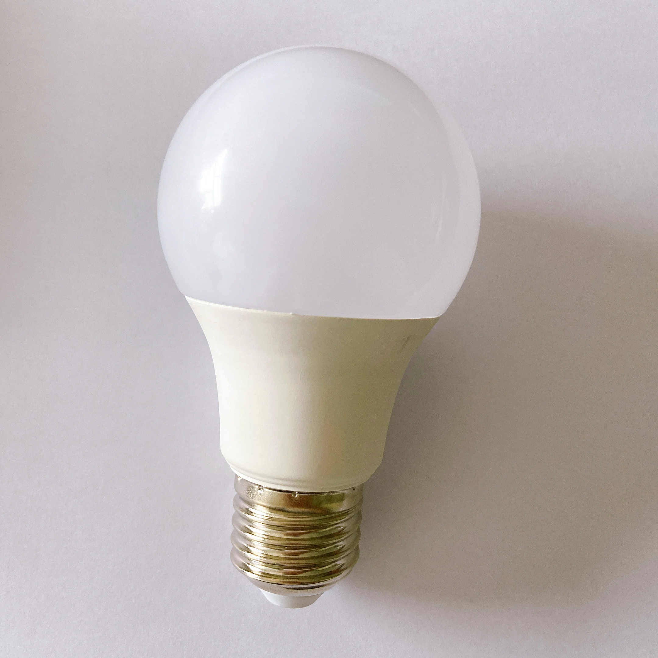 Матовые светодиодные лампы накаливания G45 E27 E14 оптом