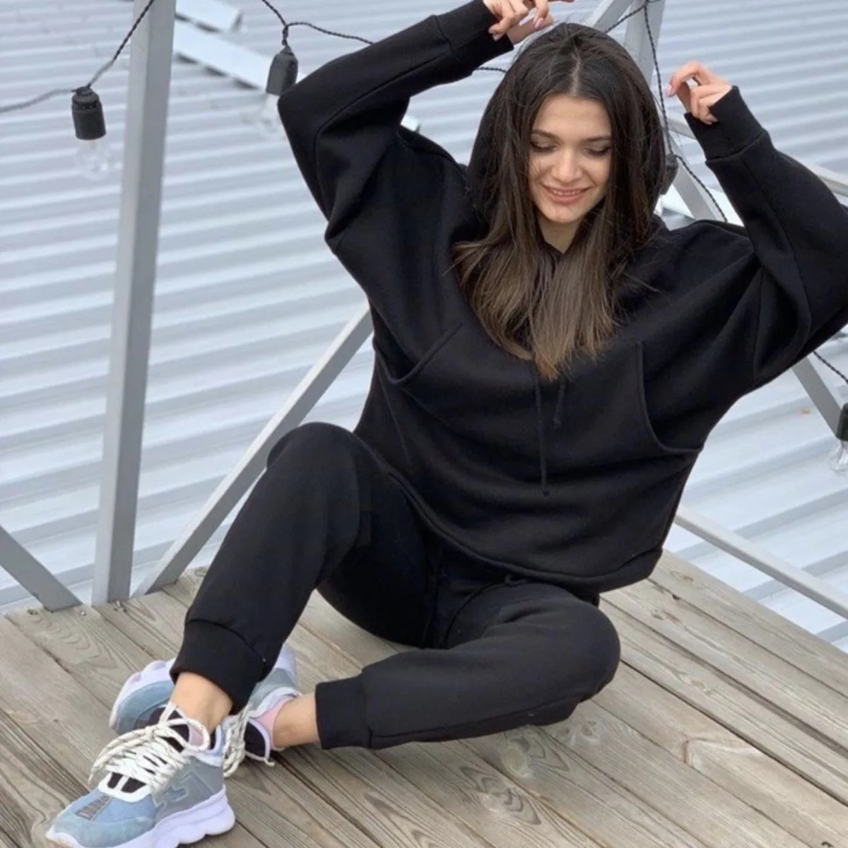 
Wholesale Fashionable Long Sleeve Two Piece Hoodie And Jogger Set For Women 