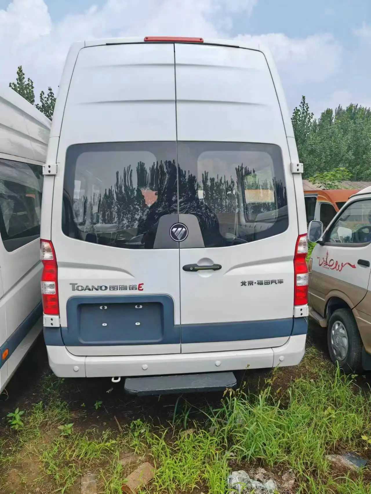 2023 Foton high roof 18 seats diesel passenger van bus or cargo van bus