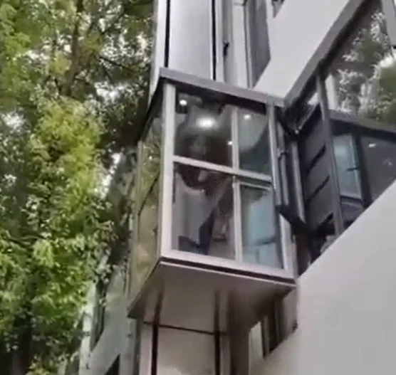 Small household elevator indoor and outdoor simple and silent household two-story three-story villa elevator factory small eleva