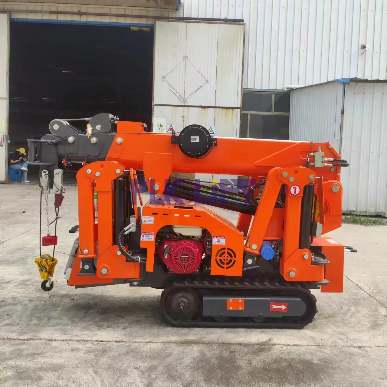 1.2t Crawler Telescopic Cranes 0.6m Wide Gasoline Track Lifting Cranes with EPA