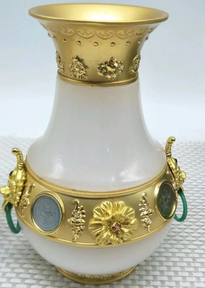 Customizable Hand engraving Creative adornment  Jade  bottle Gold And White Jade Vase for decoration home living room