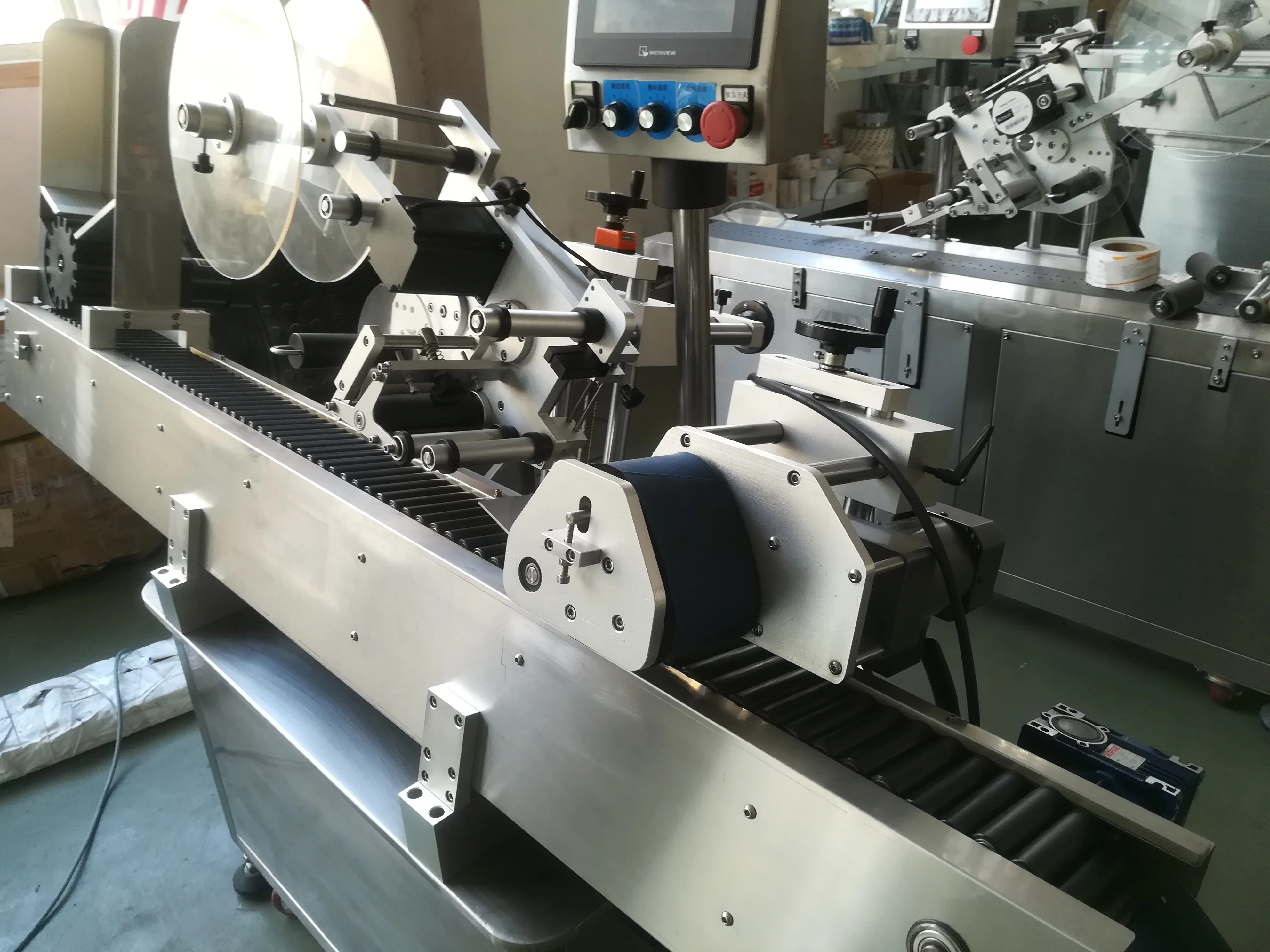 
Factory direct Automatic shrink sleeve label machine,essential oil labeling machine,wash care label printing machine 