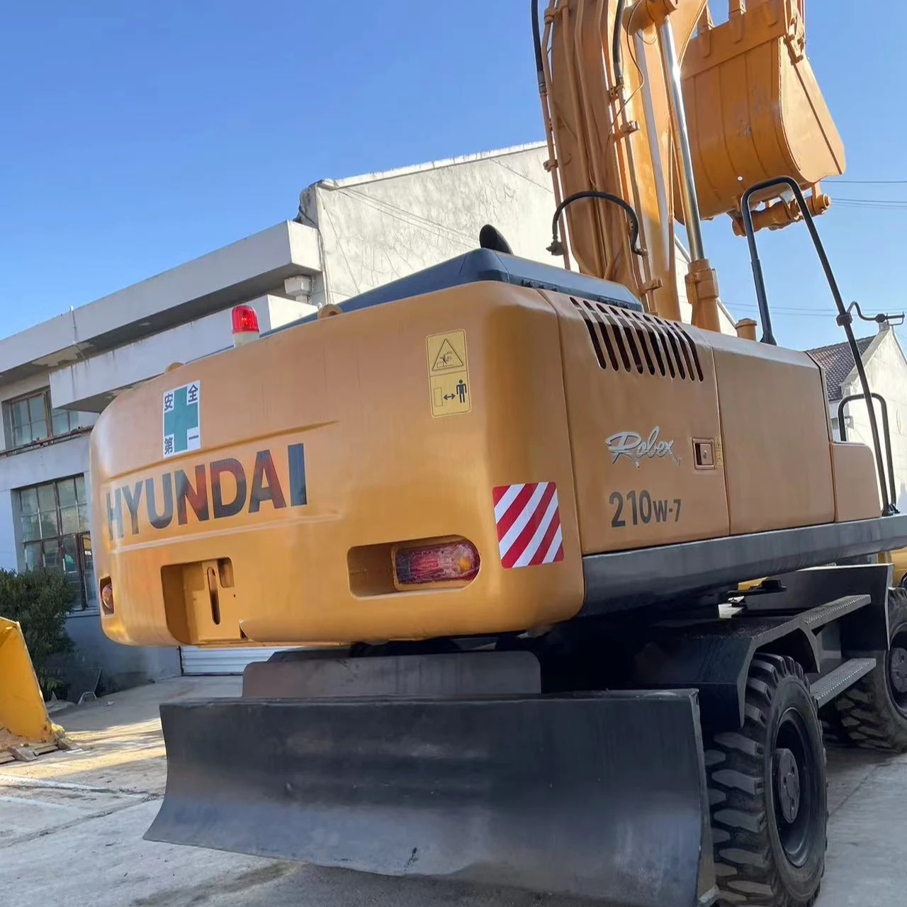 Excavator Earth Moving Machinery 95% New Hyundail 210W-7 Wheel Excavator Hyundai 21ton on Sale