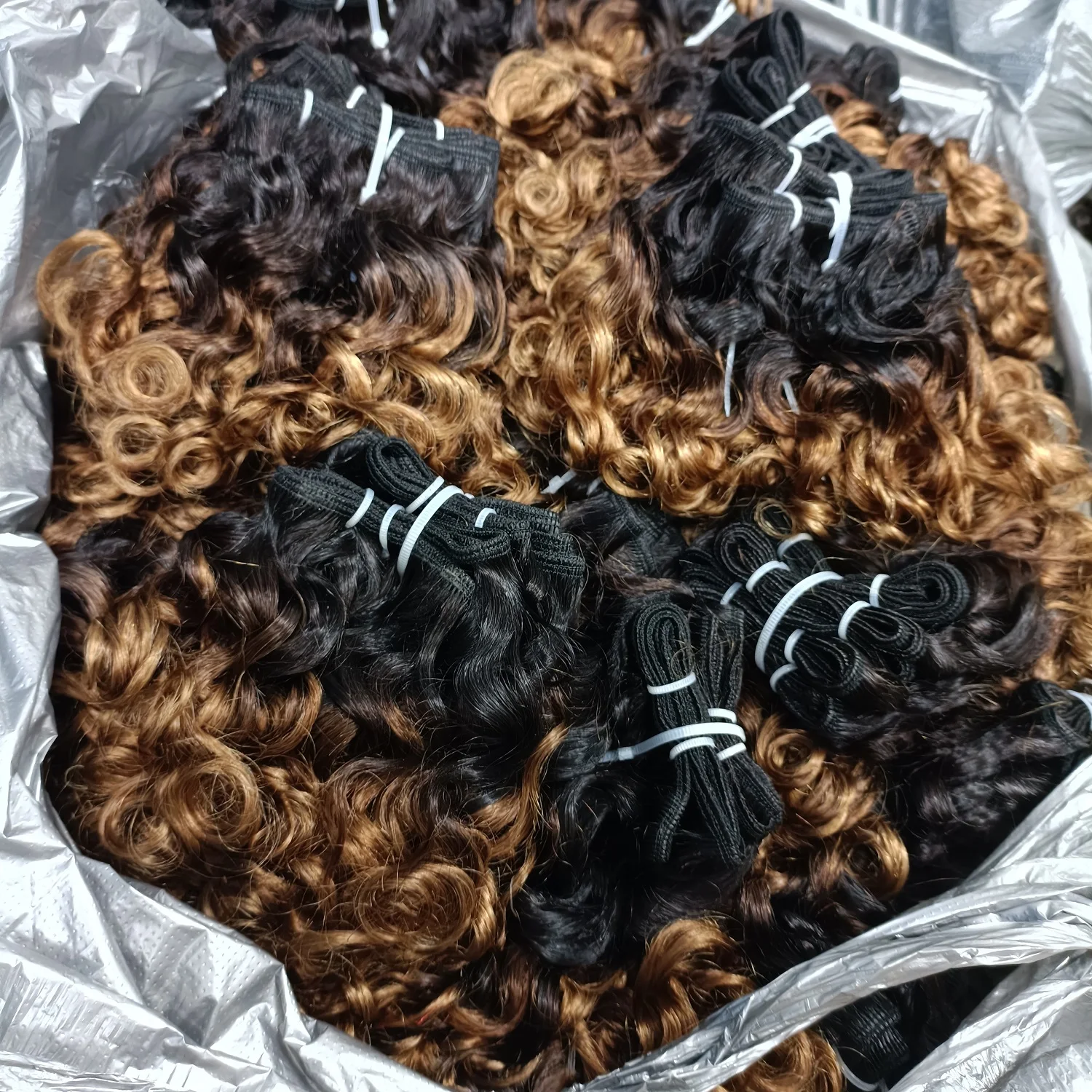 Пучки для наращивания розовые глубокие 100% вьющиеся человеческие волосы 9А