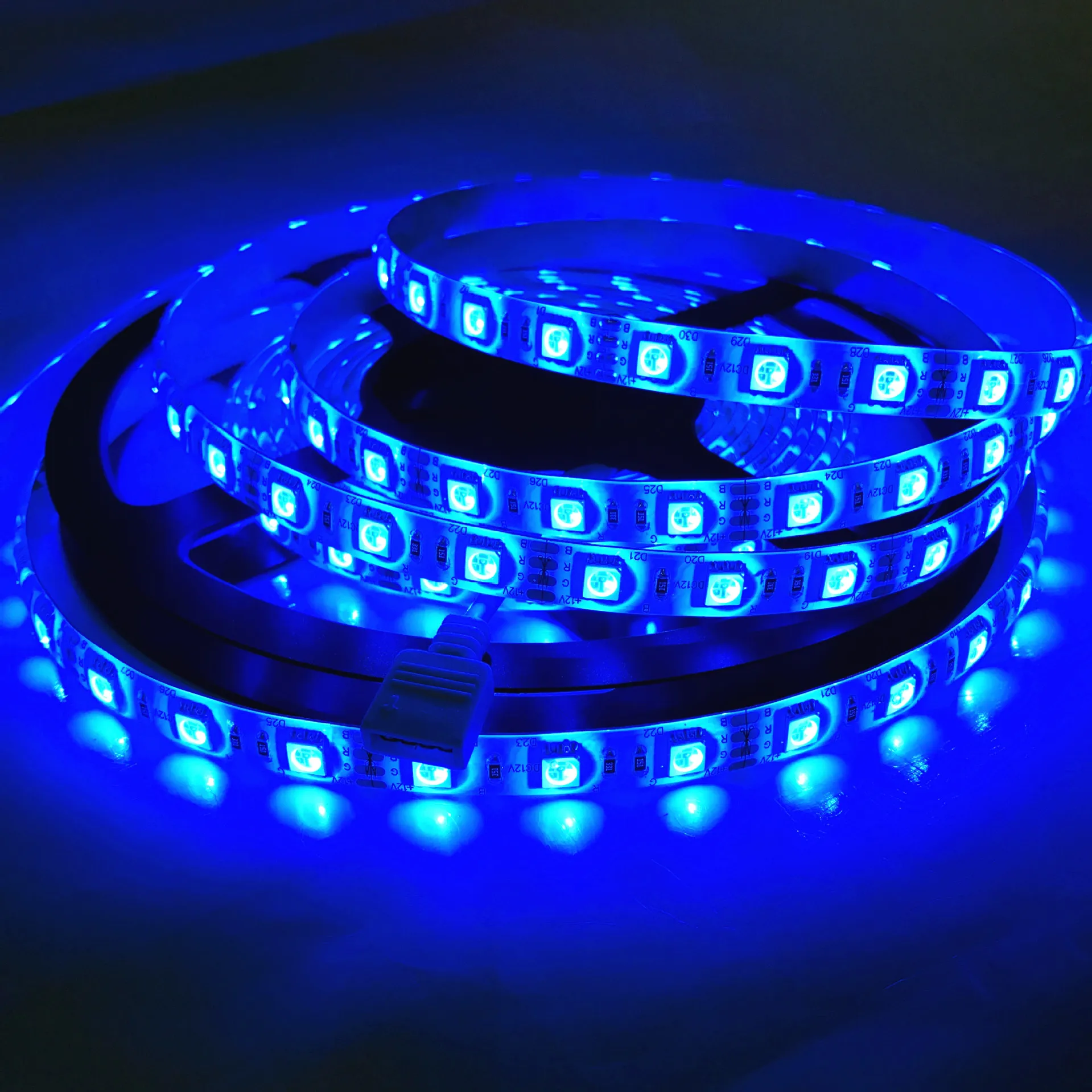 Hot Sell/ Battery Operated LED Black Light Strip Kit 12V Waterproof Flexible LED Tape Light
