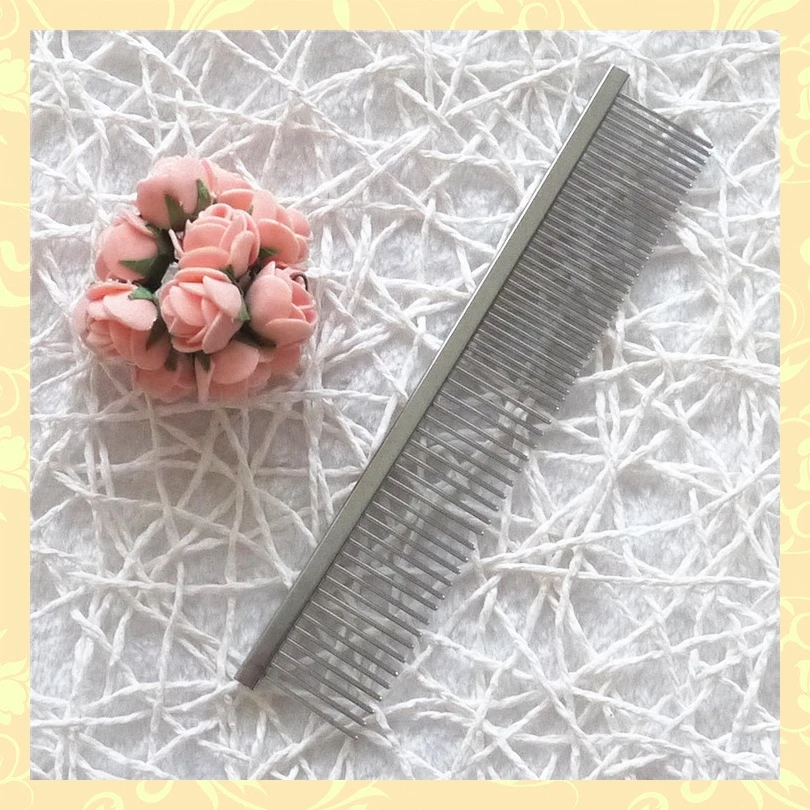 China Factory Price Metal Handle Teeth Dog Pet Cat Animal Poodle Hair Comb