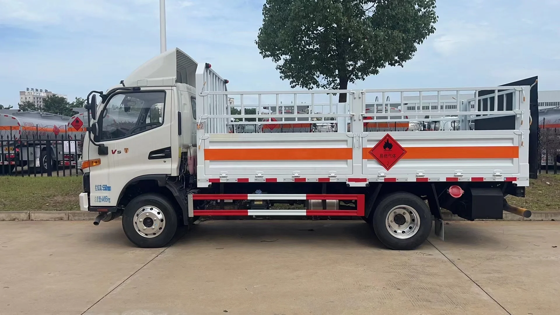 Howo JAC 4X2 light cargo truck cooking gas cylinders transport truck