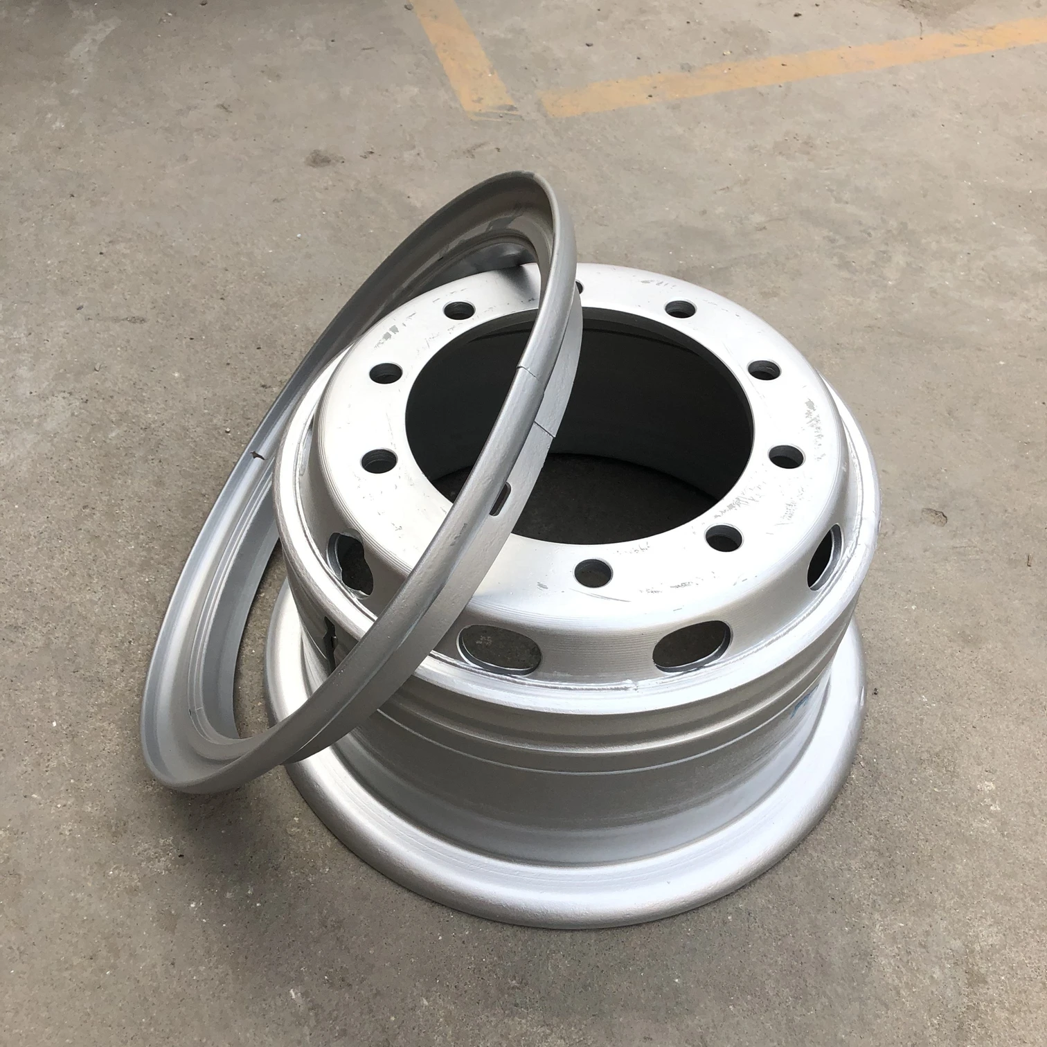 SINOTRUK HOWO High Quality Truck Parts 8.5-20 Wheel Assembly AZ9631610010 Premium Accessories