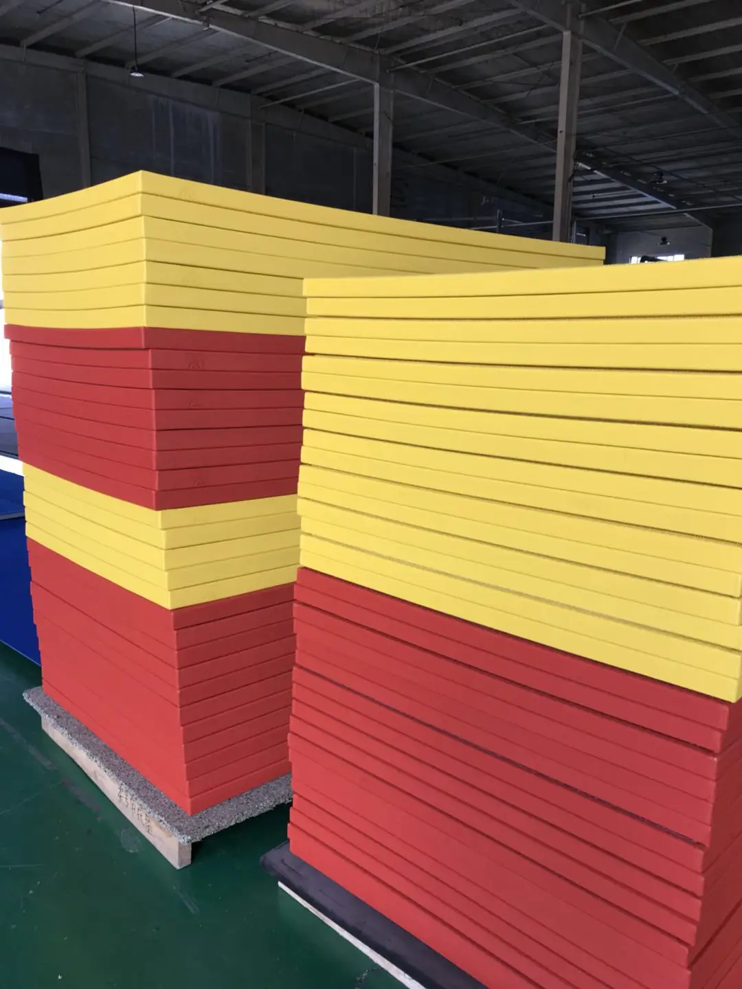 LINYIQUEEN Sample of Tatami Judo Mat IJF Approved With PU Sponge Anti-slip Back