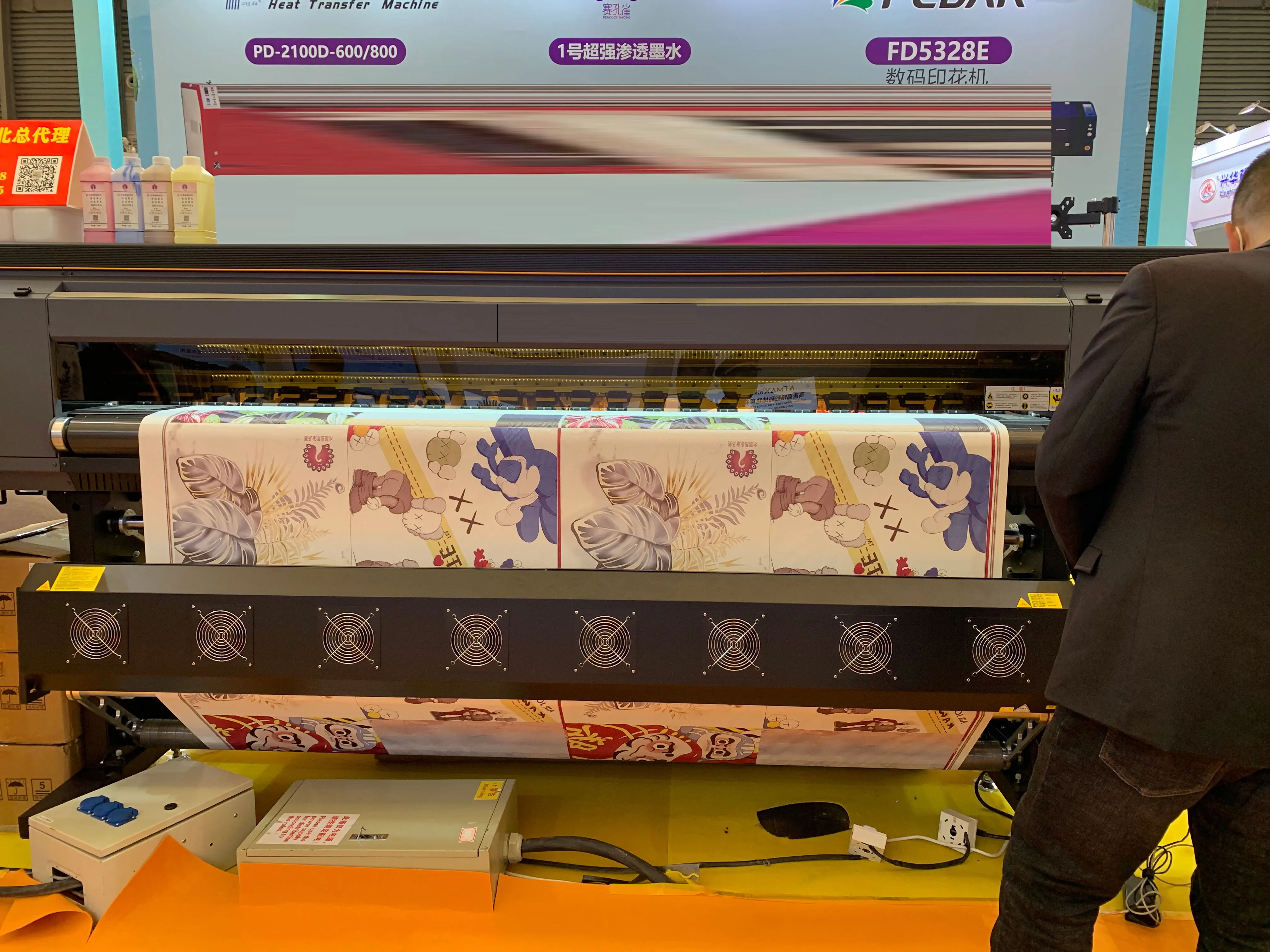 1.9m 2 4 I3200 head digital large fabric textile printing machine price dye sublimation heat transfer roll printer for t-shirts
