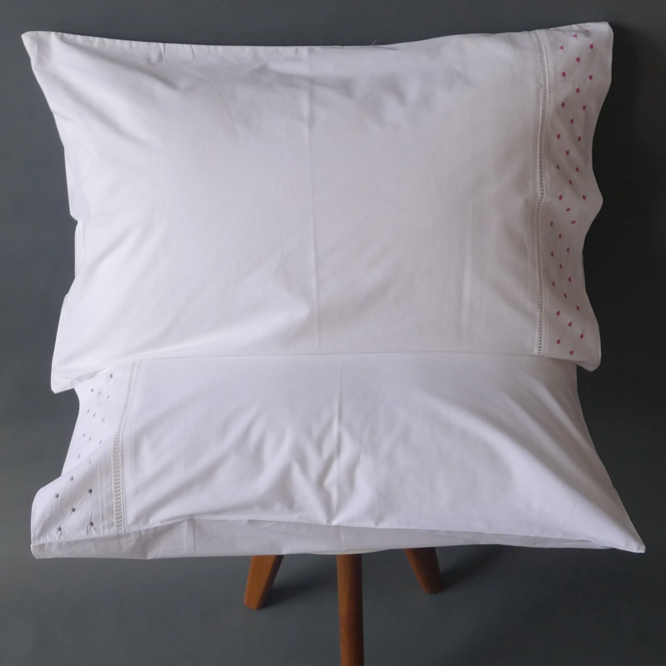 100% cotton duvet cover set with embroidery white pillowcase