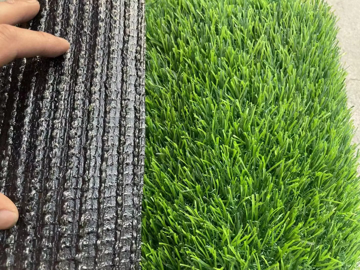 UV Resistant Artificial Grass Doormat with Drainage Holes Durable Rubber Backed Artificial Carpet with UV Protection
