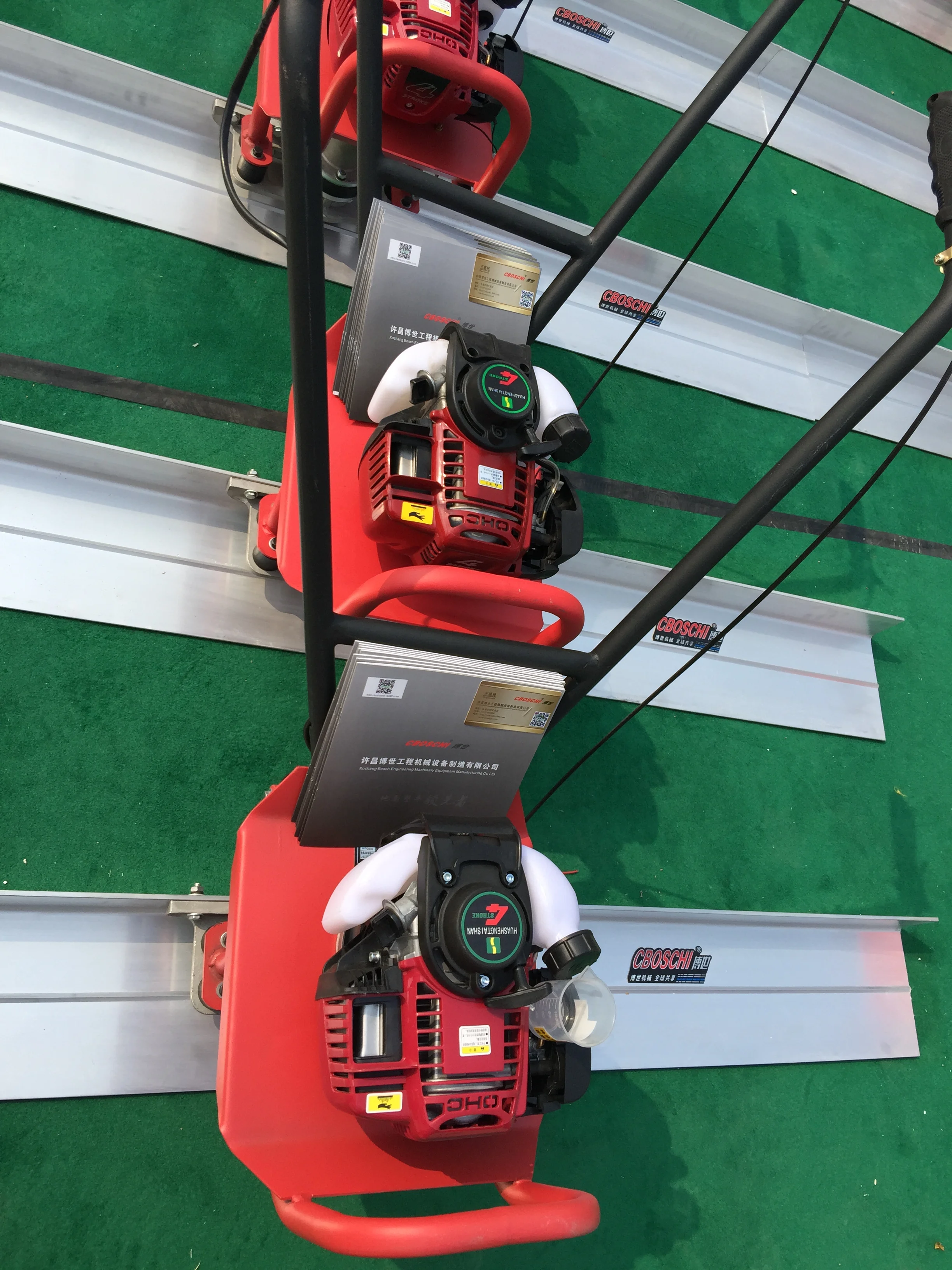 Gasoline Concrete Vibrating Ruler Vibrating Ruler Troweling Machine  Surface Finishing Screed Vibrator Ruler