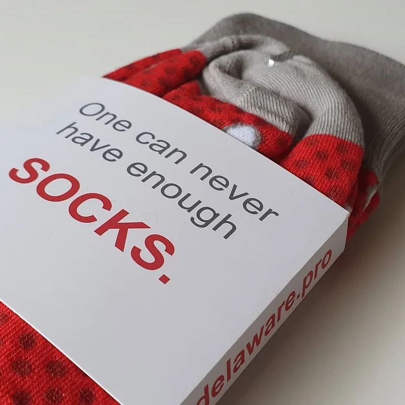 Custom  Art Paper Tag for Socks Cardboard Hanger Full Color Print Sock Sleeve Packaging Hang Tags