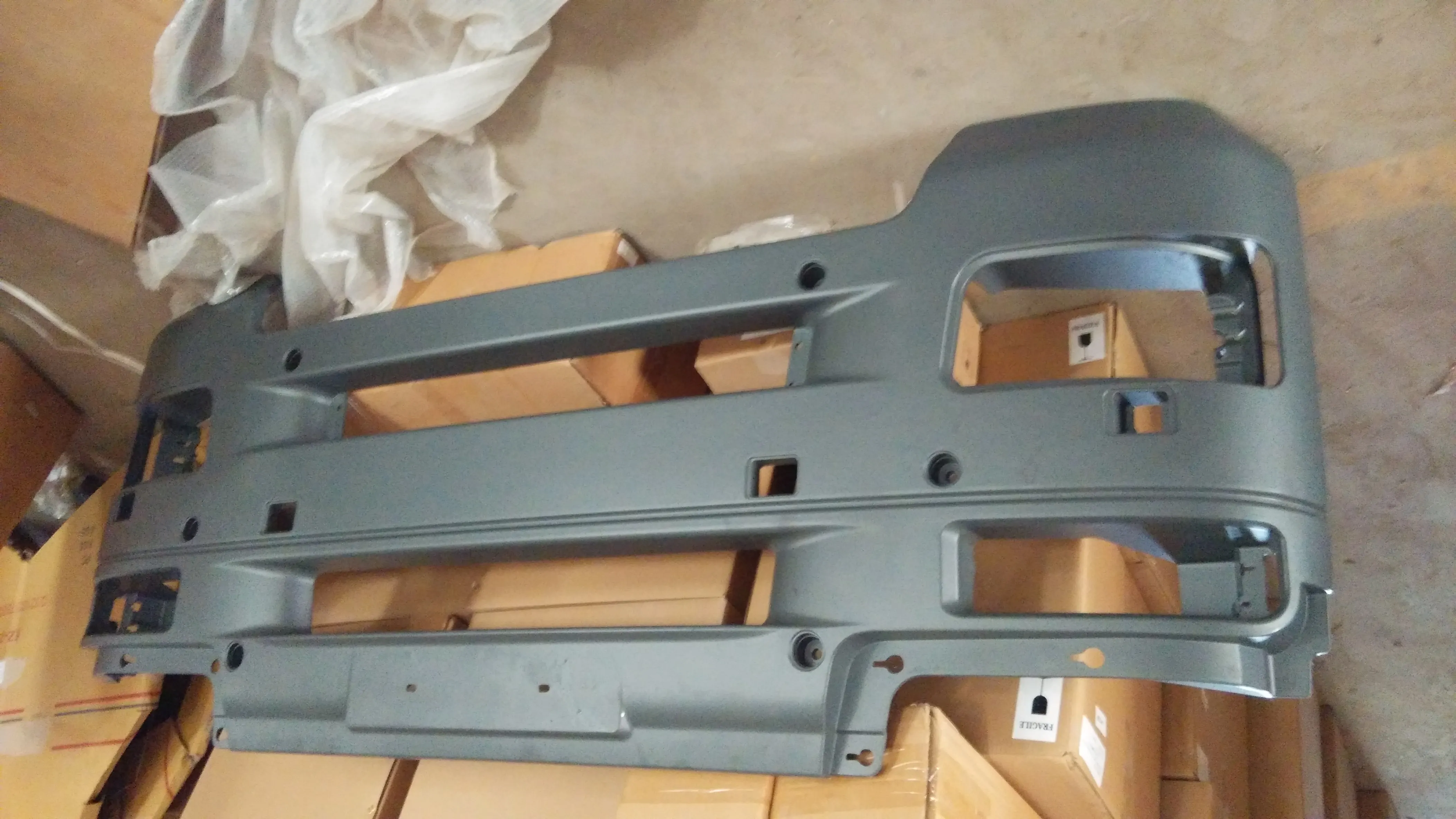 HC-T-6086 TGA truck body parts front bumper 81416100305/81416100306