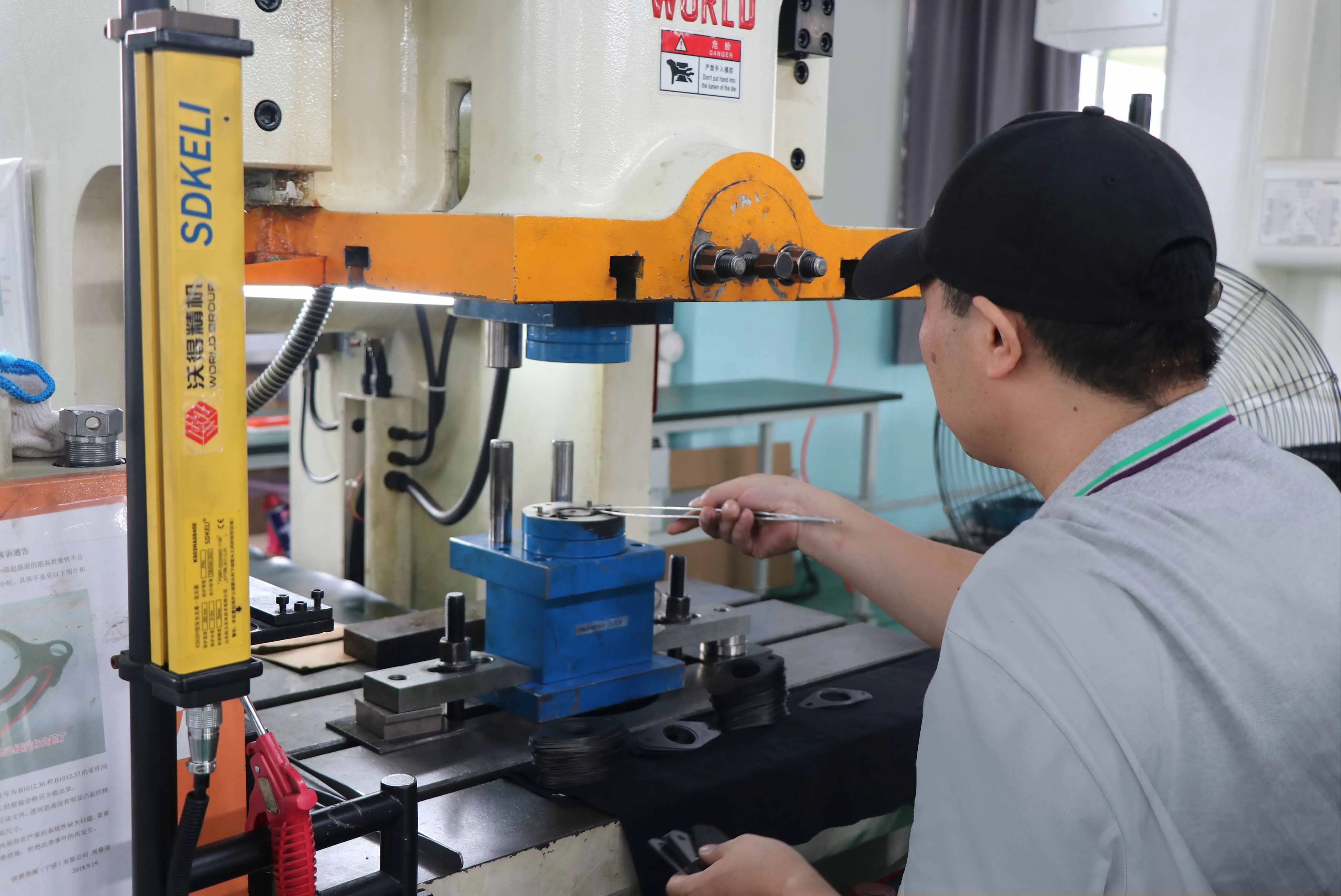 gasket seal rubber transition strip seals sponge foam tape trim extrusion weather stripping