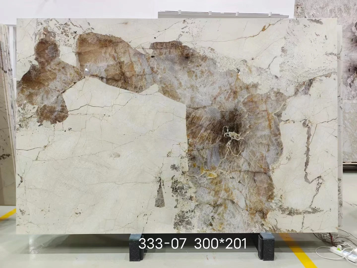 Natural White Crystal Quartzite Translucent Marble Quartzite Slab Wall Bar Decor Customized Countertop