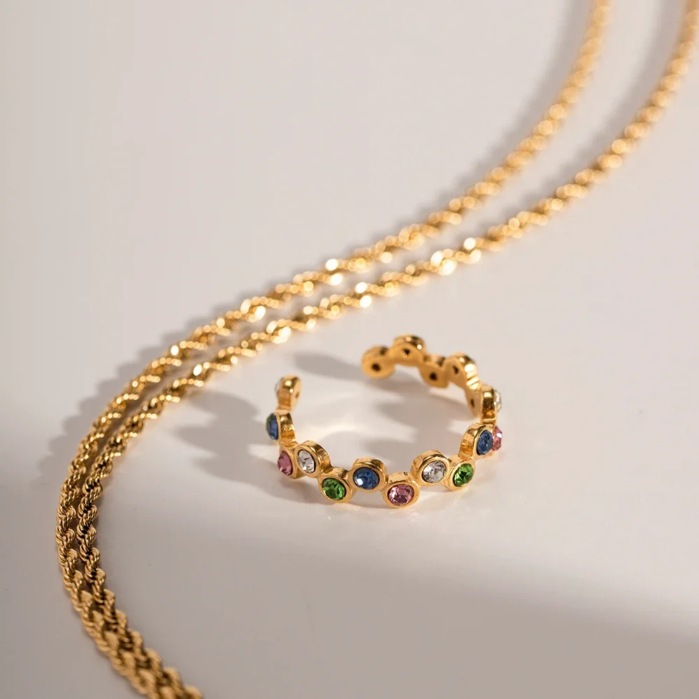 New Trendy 18K Gold Plated Stainless Steel Rings for Unisex Fashionable Cubic Zirconia Engagement Party Jewelry Gift for Women