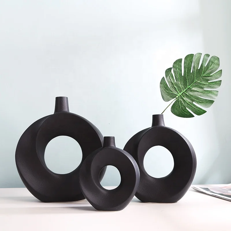 Minimalist Boho ins Style Black Donut Vase Hollow Ceramic Vase ins Style Modern Home Decor for Wedding Dinner Table Party Living