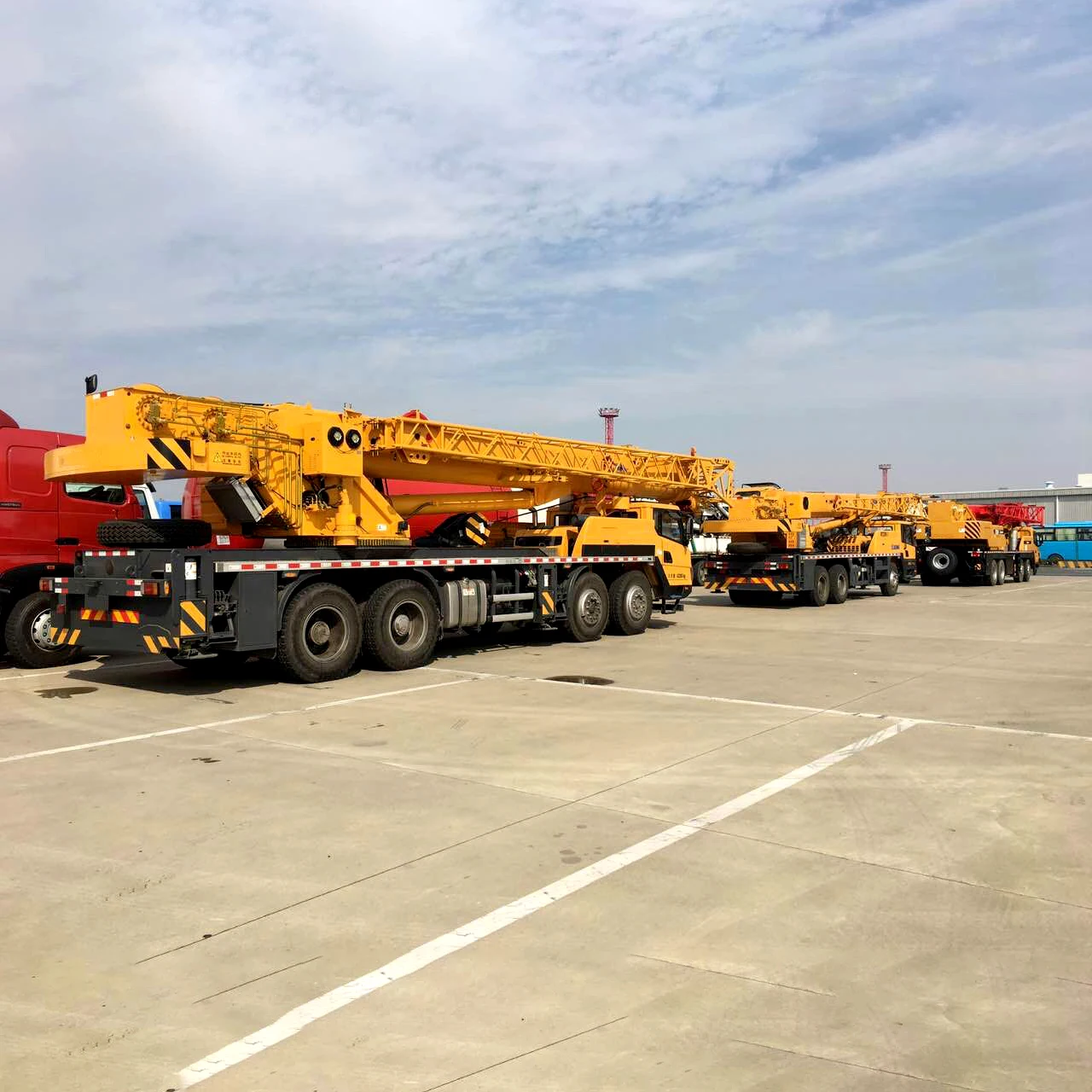 China Cheap Price New 25 Ton Foldable Arm Truck QY25K Mounted Boom Lift Car Crane with Basket Lorry Mounted Crane for Sale