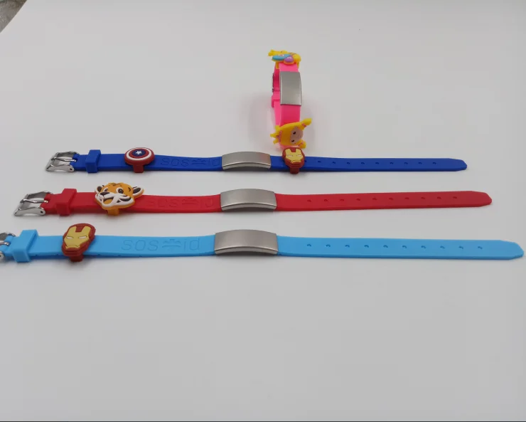 Cheap printing custom debossed logo text size glowing in the dark color silicone bracelet